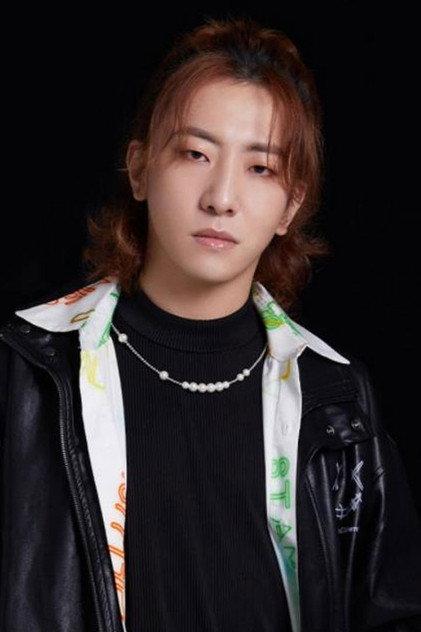 Hu Yajie - Actor Profile Photo