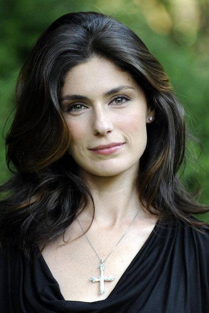 Anna Valle - Actor Profile Photo