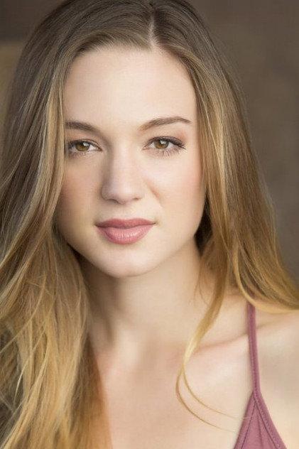 Sarah Blades - Actor Profile Photo