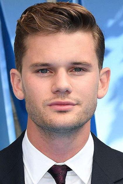Jeremy Irvine - Actor Profile Photo
