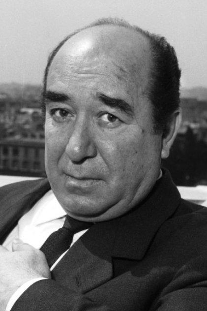 Saro Urzì - Actor Profile Photo