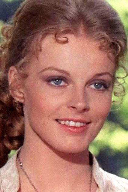 Yanti Somer - Actor Profile Photo