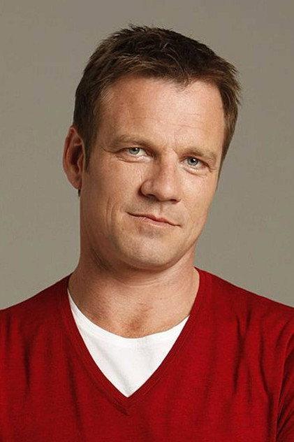 Sandy Winton - Actor Profile Photo