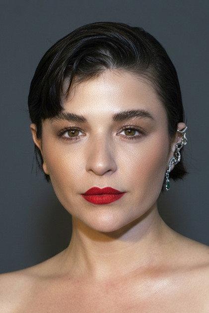Gonca Vuslateri - Actor Profile Photo