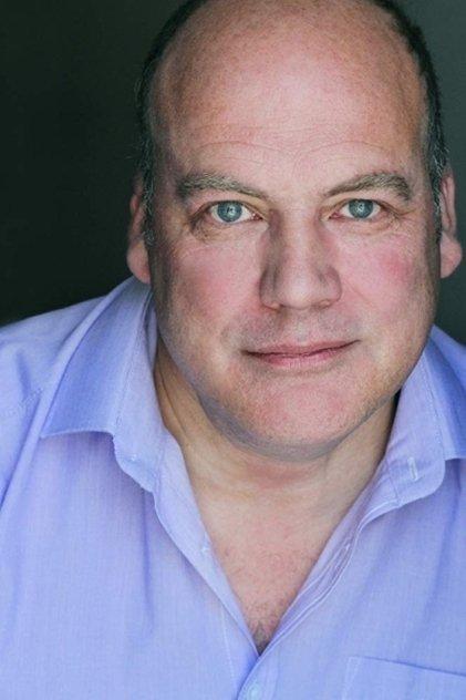 Angus Kennedy - Actor Profile Photo