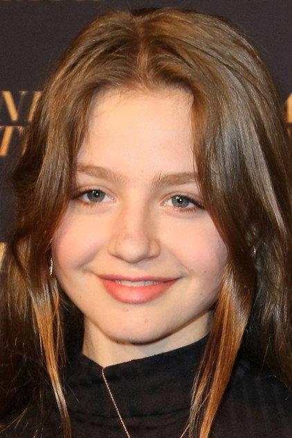 Flora Thiemann - Actor Profile Photo