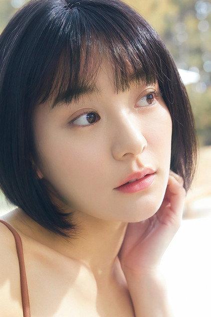 Momoko Arata - Actor Profile Photo