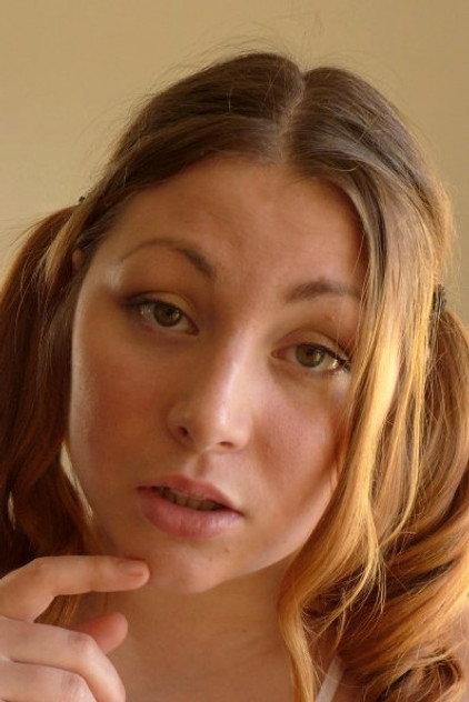Estella Bathory - Actor Profile Photo