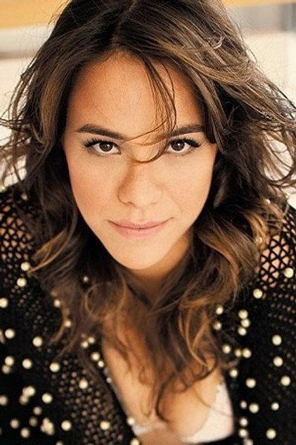 Miá Mello - Actor Profile Photo