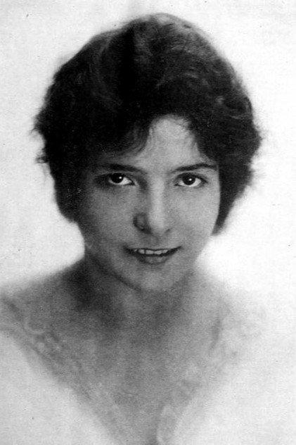 Zena Keefe - Actor Profile Photo
