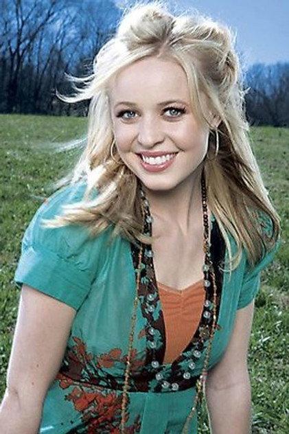 Carmen Rasmusen - Actor Profile Photo