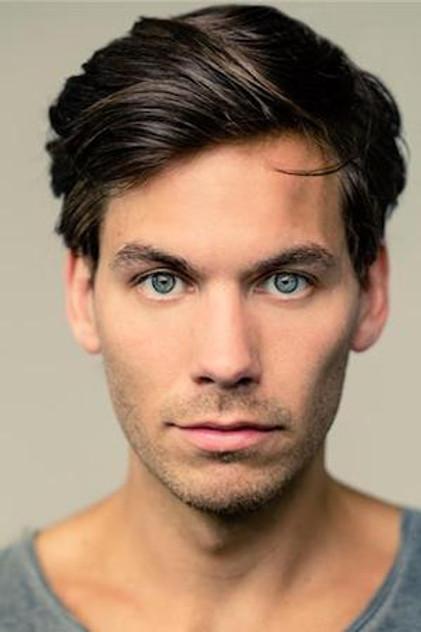 Alex Mills - Actor Profile Photo
