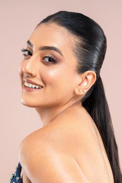 Shanudrie Priyasad - Actor Profile Photo