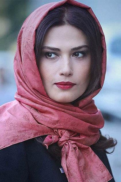 Ladan Mostoufi - Actor Profile Photo