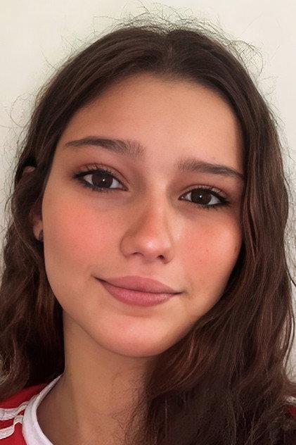Maya de Vicq - Actor Profile Photo