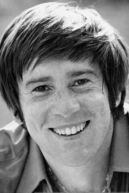 Enzo Cerusico - Actor Profile Photo