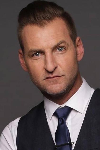 Altus Theart - Actor Profile Photo