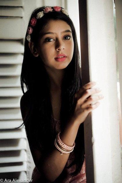 Niti Taylor - Actor Profile Photo
