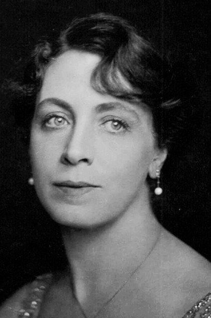 Pauline Brunius - Actor Profile Photo