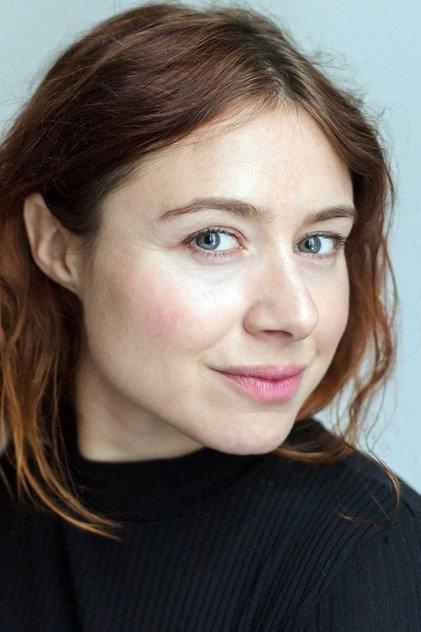 Manon Combes - Actor Profile Photo