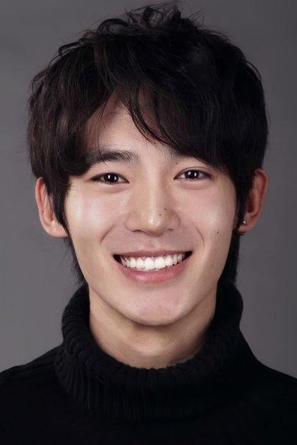 Yu Shi - Actor Profile Photo