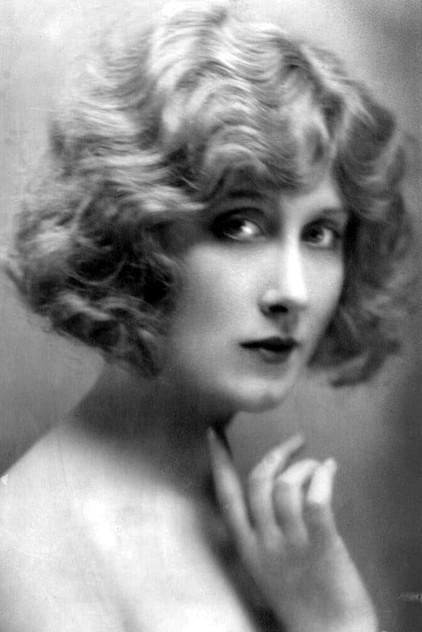Helen Lee Worthing - Actor Profile Photo