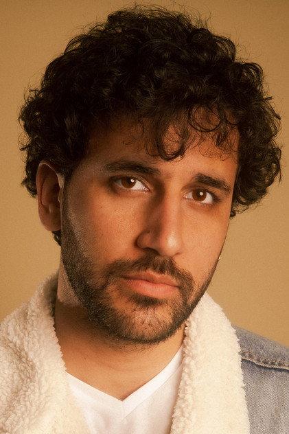 Naren Weiss - Actor Profile Photo