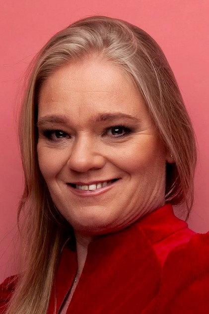 Julia van de Graaff - Actor Profile Photo