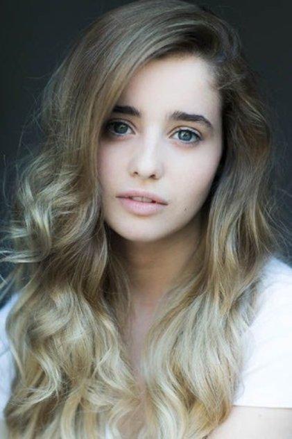 Holly Earl - Actor Profile Photo