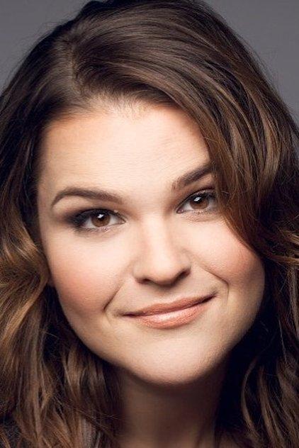 Annie Funke - Actor Profile Photo