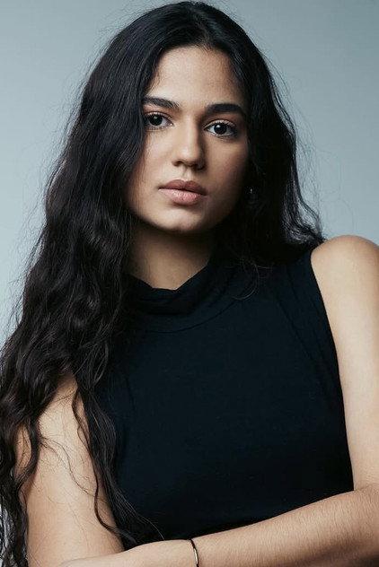 Camila Issa - Actor Profile Photo