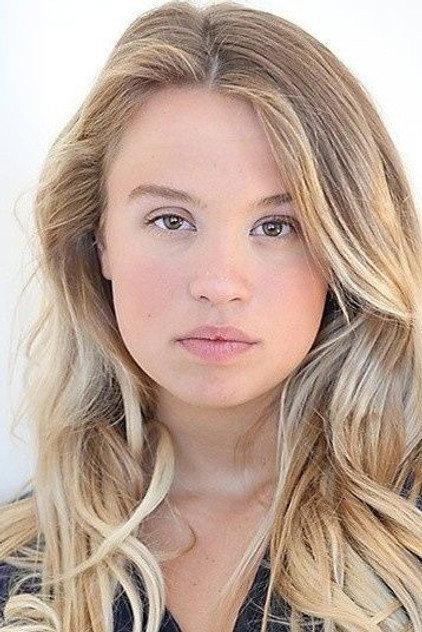 Evie Thompson - Actor Profile Photo
