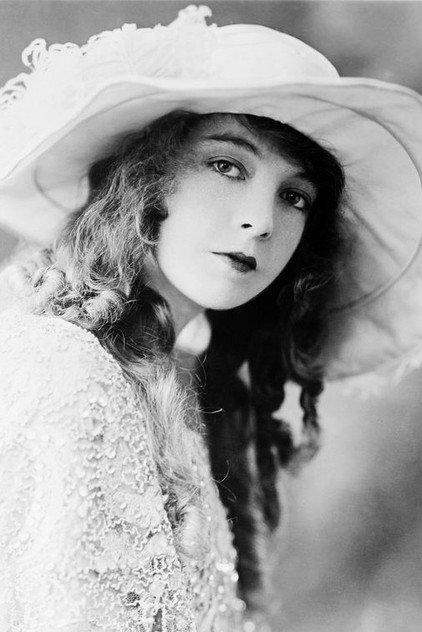 Lillian Gish - Actor Profile Photo