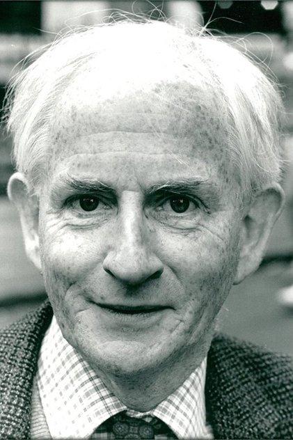 Robert Fyfe - Actor Profile Photo