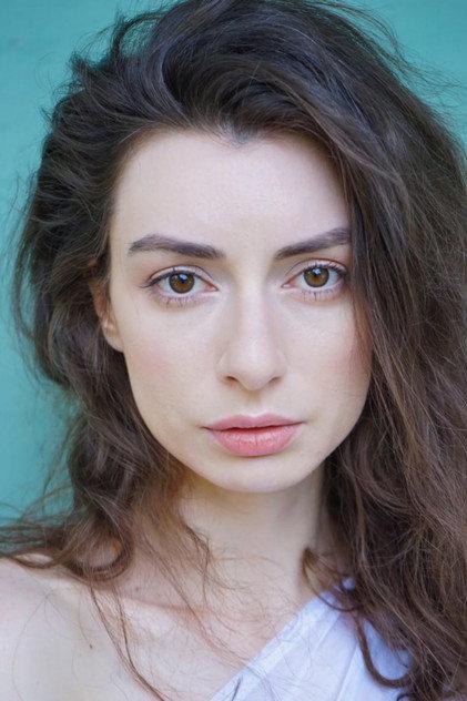 Hanna Novak - Actor Profile Photo