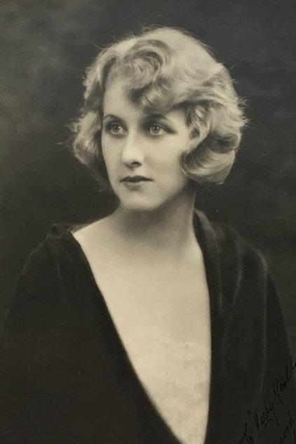 Dagmar Oakland - Actor Profile Photo