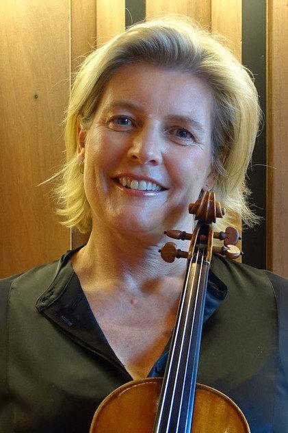 Helena Rathbone - Actor Profile Photo
