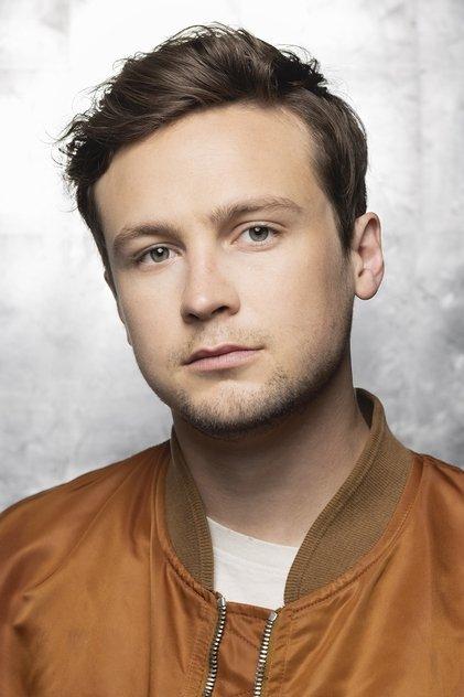 Logan Miller - Actor Profile Photo
