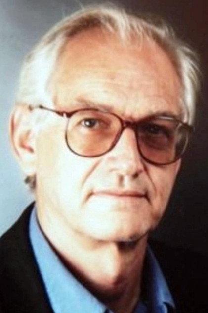 Sandy Whitelaw - Actor Profile Photo