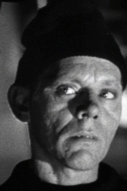 Skelton Knaggs - Actor Profile Photo
