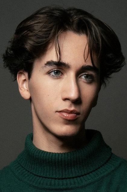Axel Madrazo - Actor Profile Photo