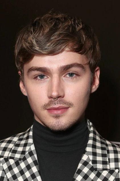 Miles Heizer - Actor Profile Photo