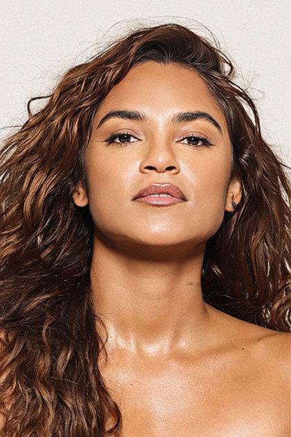 Lucy Alves - Actor Profile Photo