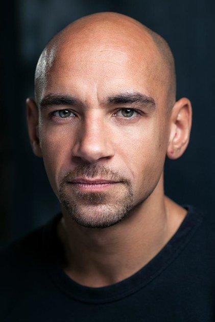 Fraser Ayres - Actor Profile Photo
