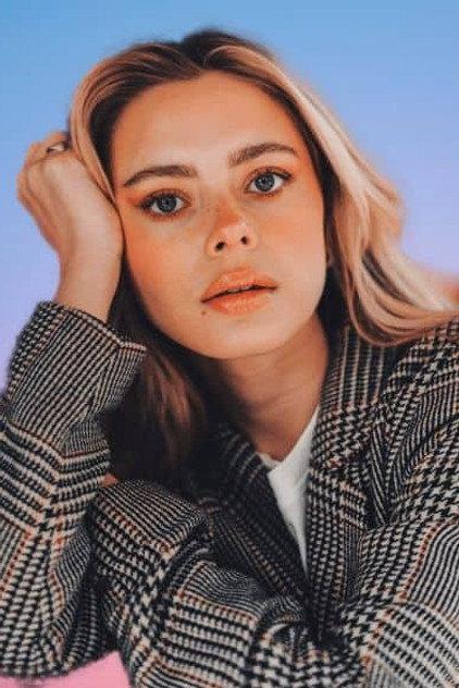 Elli Rhiannon Müller Osborne - Actor Profile Photo