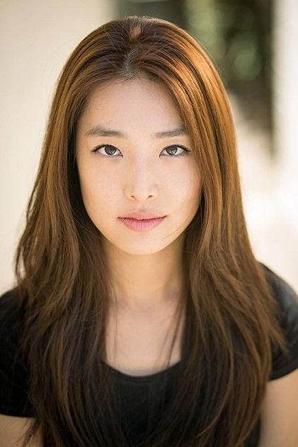 Kirstin Leigh - Actor Profile Photo