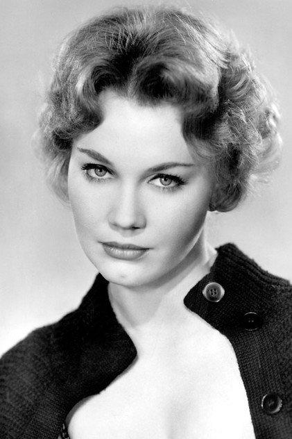 Elizabeth MacRae - Actor Profile Photo