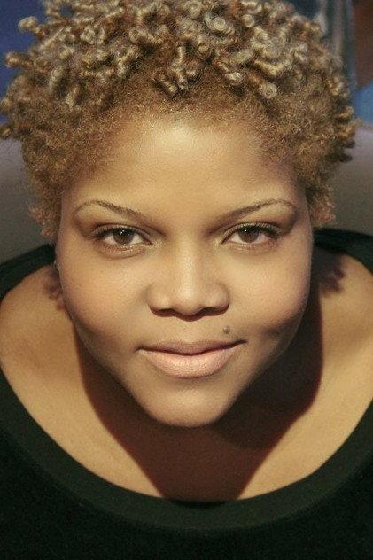 Lynda Mauze - Actor Profile Photo
