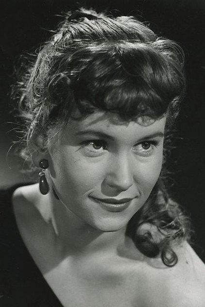 Mimi Heinrich - Actor Profile Photo
