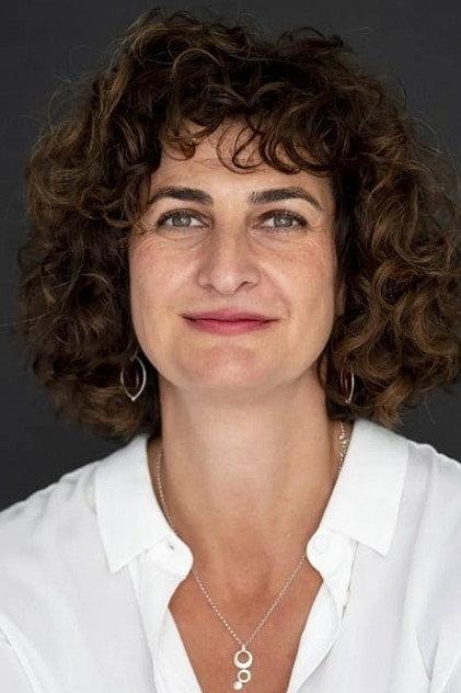 Pelin Esmer - Actor Profile Photo